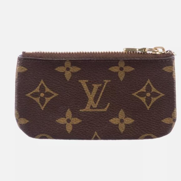 Louis Vuitton 2018 LV Monogram Key Holder - Picture 2 of 12